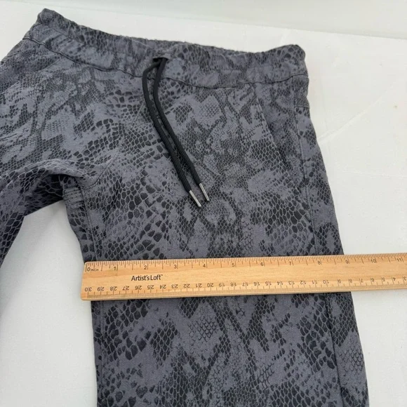 Bevy Flog Shely Gray/Black Python Drawstring Pants Women’s Size 25